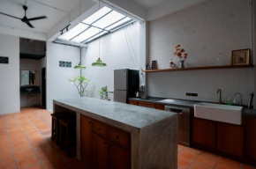 Carnarvon Villa by Aayu